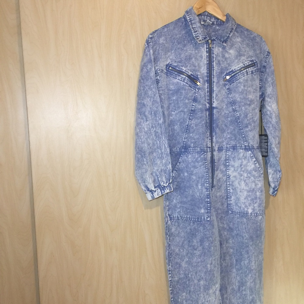 FOREVER 21 JUMPSUIT LONG SLEEVE SIZE M